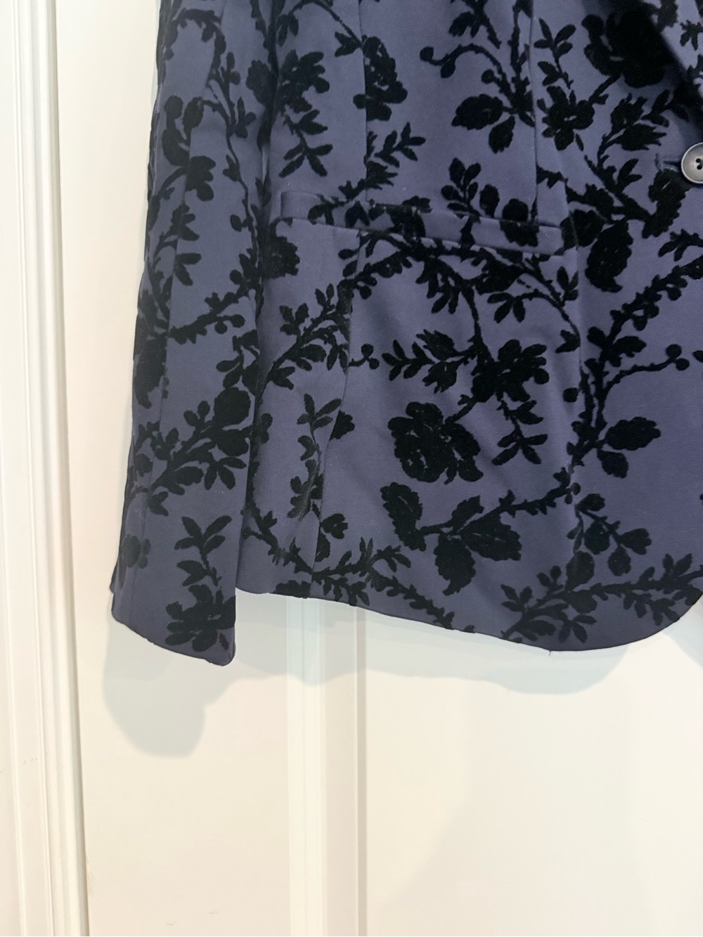 NWT Old Navy Navy Floral Velvet Blazer - Picture 2 of 3